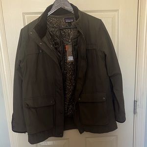 BNWT Patagonia Prairie Dawn 3-in-1 Barn Coat.  Green. Size L.